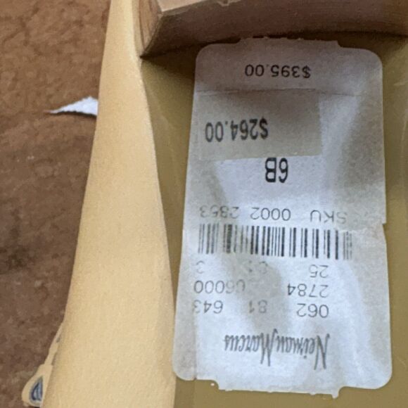 Stuart Weitzman  6M Leather  Gold W/Turquoise Medallion NWT  Spot On Toe - Picture 13 of 16